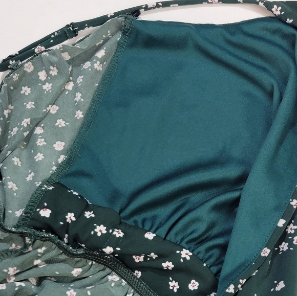 KAILEIGH Women's Size Medium Petite Floral Spaghetti StrapJumpsuit with Pockets - Picture 9 of 12